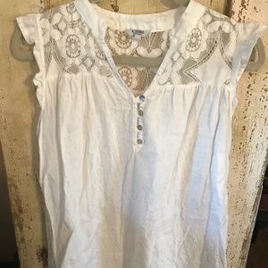 White sleeveless ruffle lace sleeve 100% linen top